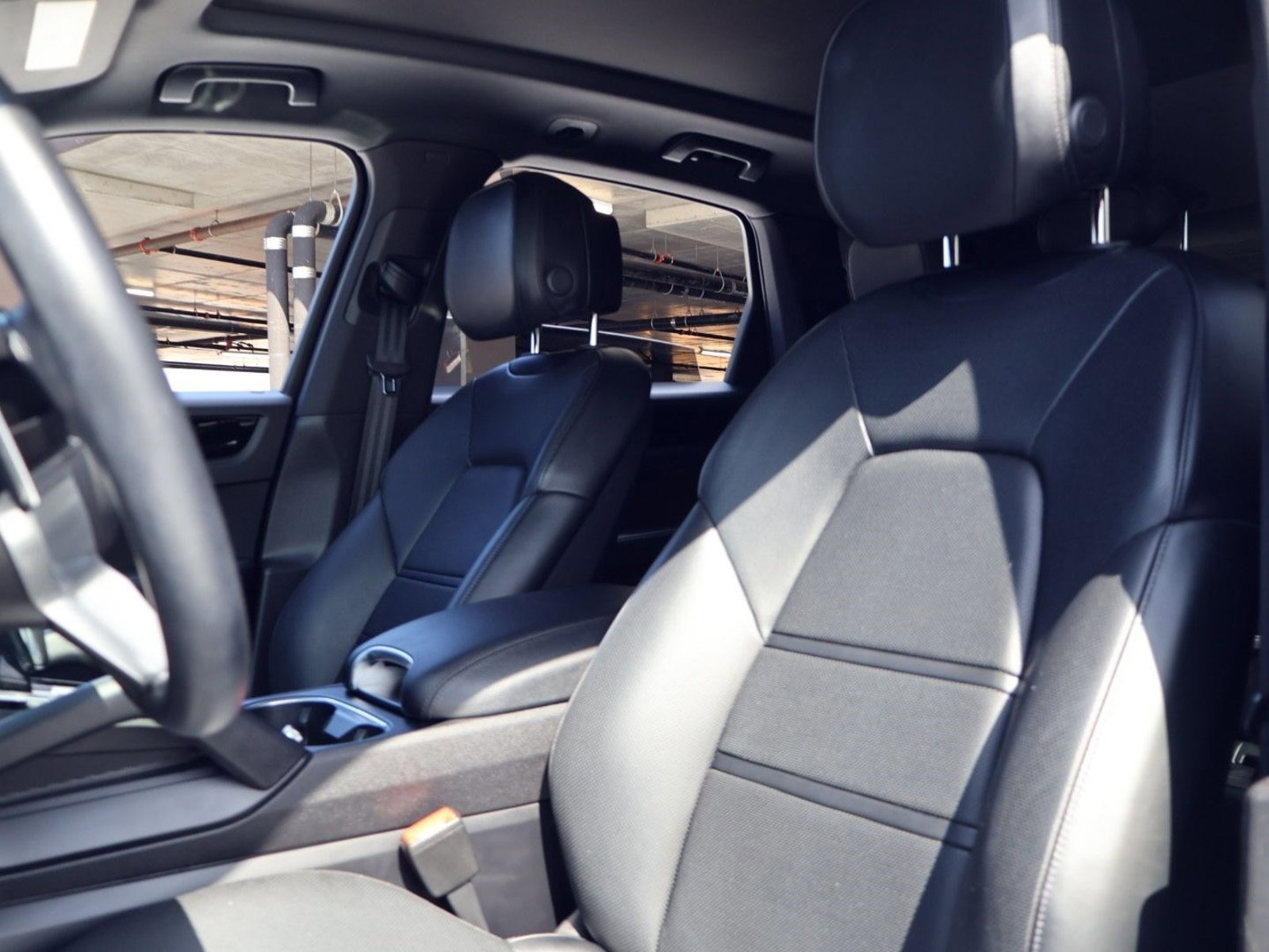 Certified 2023 Porsche Cayenne Platinum Edition image 5