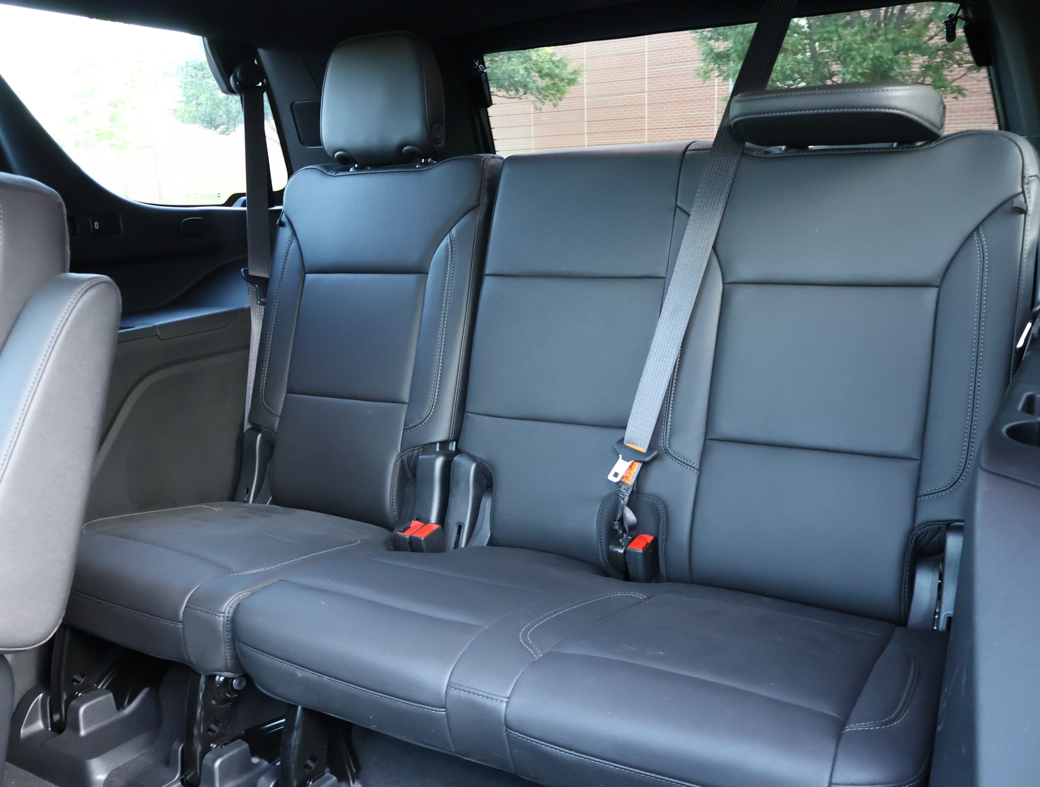 Used 2023 Chevrolet Tahoe Z71 w/ Z71 Off-Road Package AWD/4WD image 27