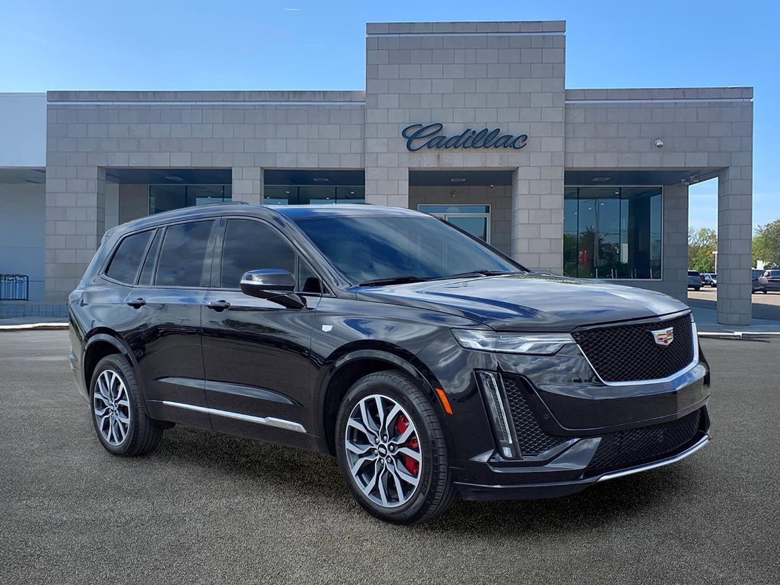 Used 2024 Cadillac XT6 Sport w/ LPO, Floor Liner Package AWD/4WD image 3