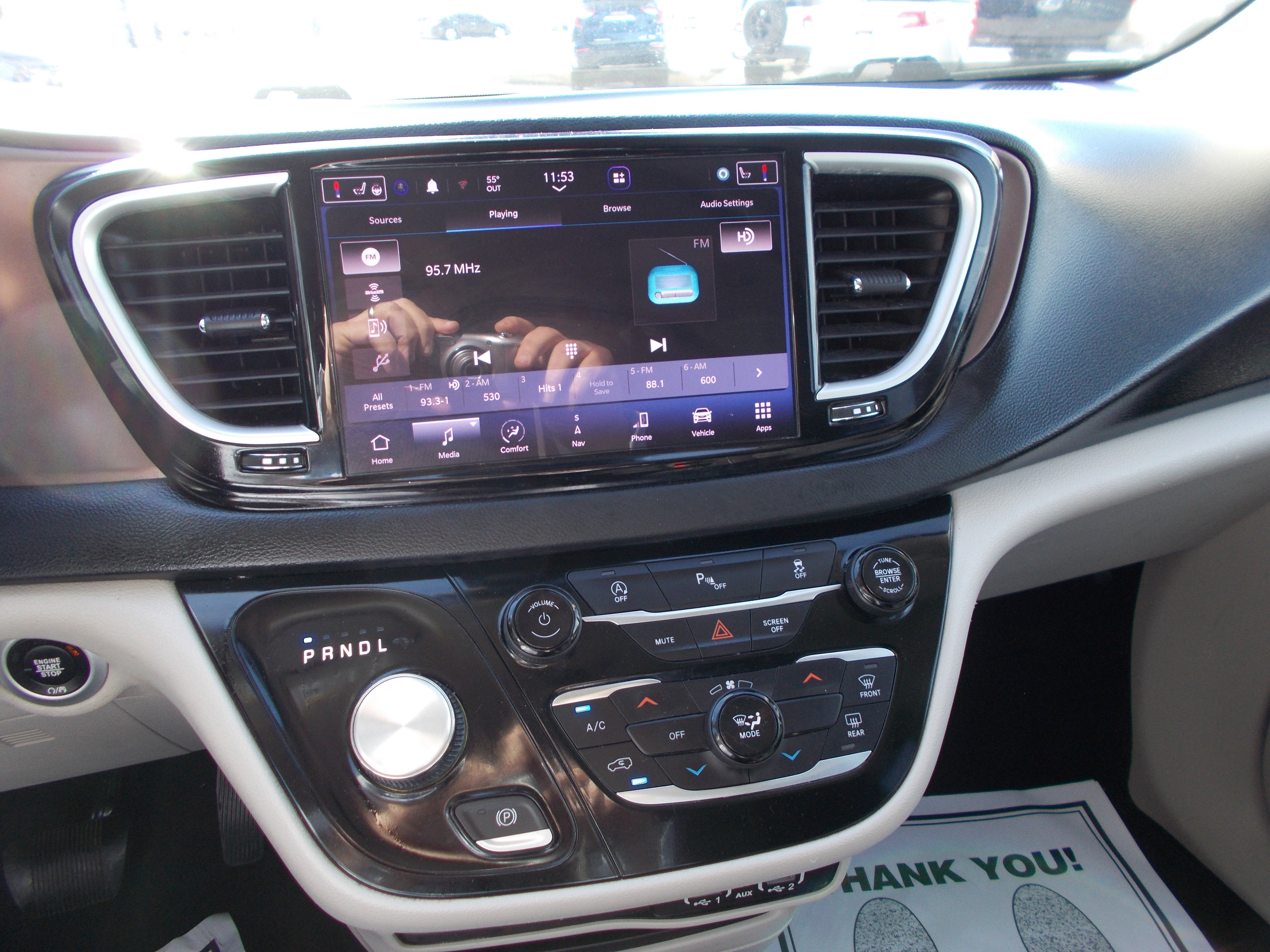 Used 2023 Chrysler Voyager LX image 16