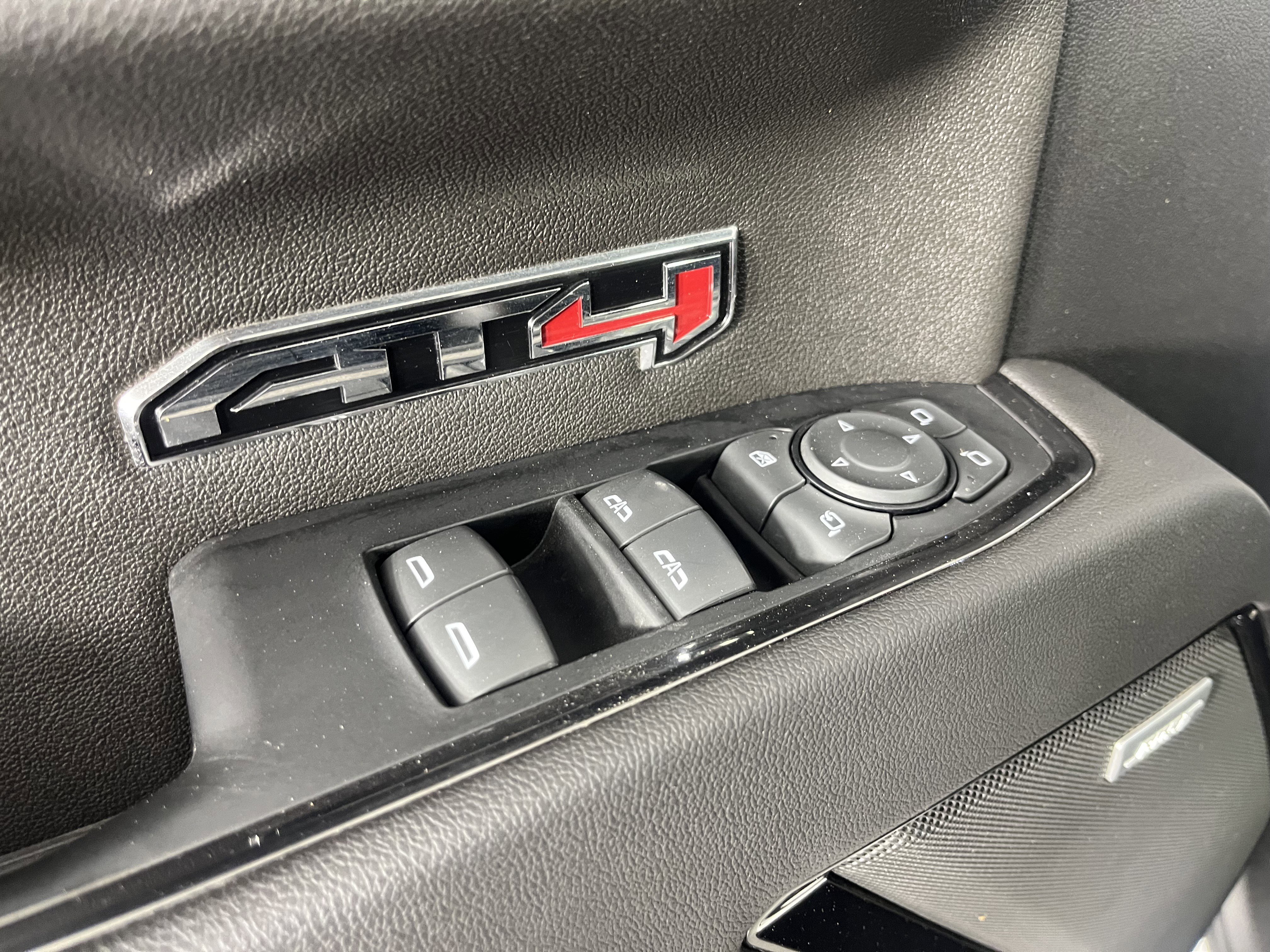 Used 2022 GMC Sierra 1500 AT4 w/ AT4 Premium Package image 18