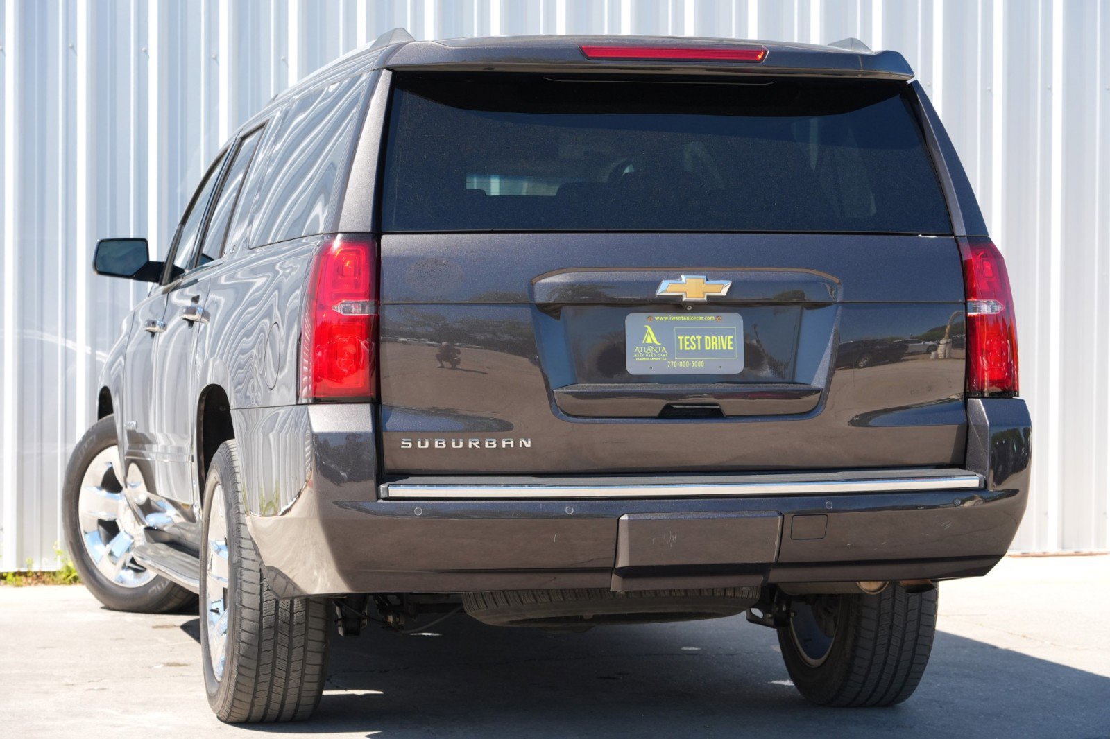 Used 2015 Chevrolet Suburban LTZ RWD image 5