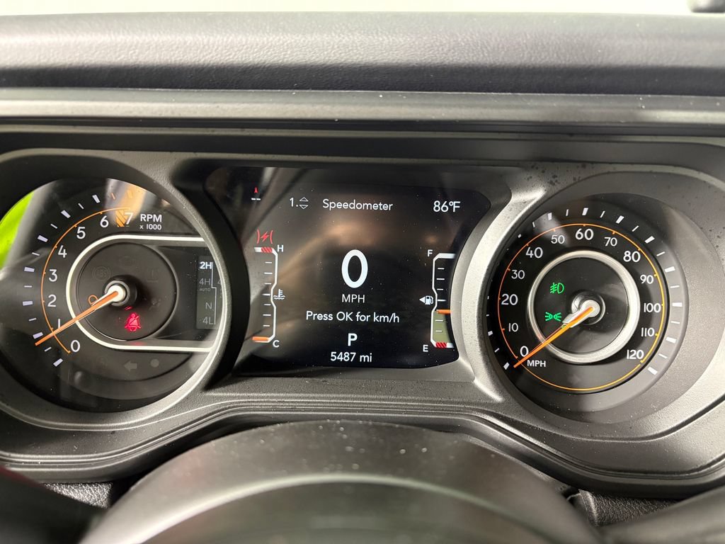 Used 2025 Jeep Gladiator Rubicon AWD/4WD image 15