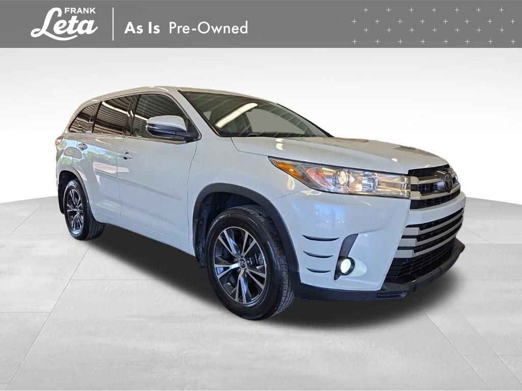 Used 2017 Toyota Highlander Plus AWD/4WD image 8
