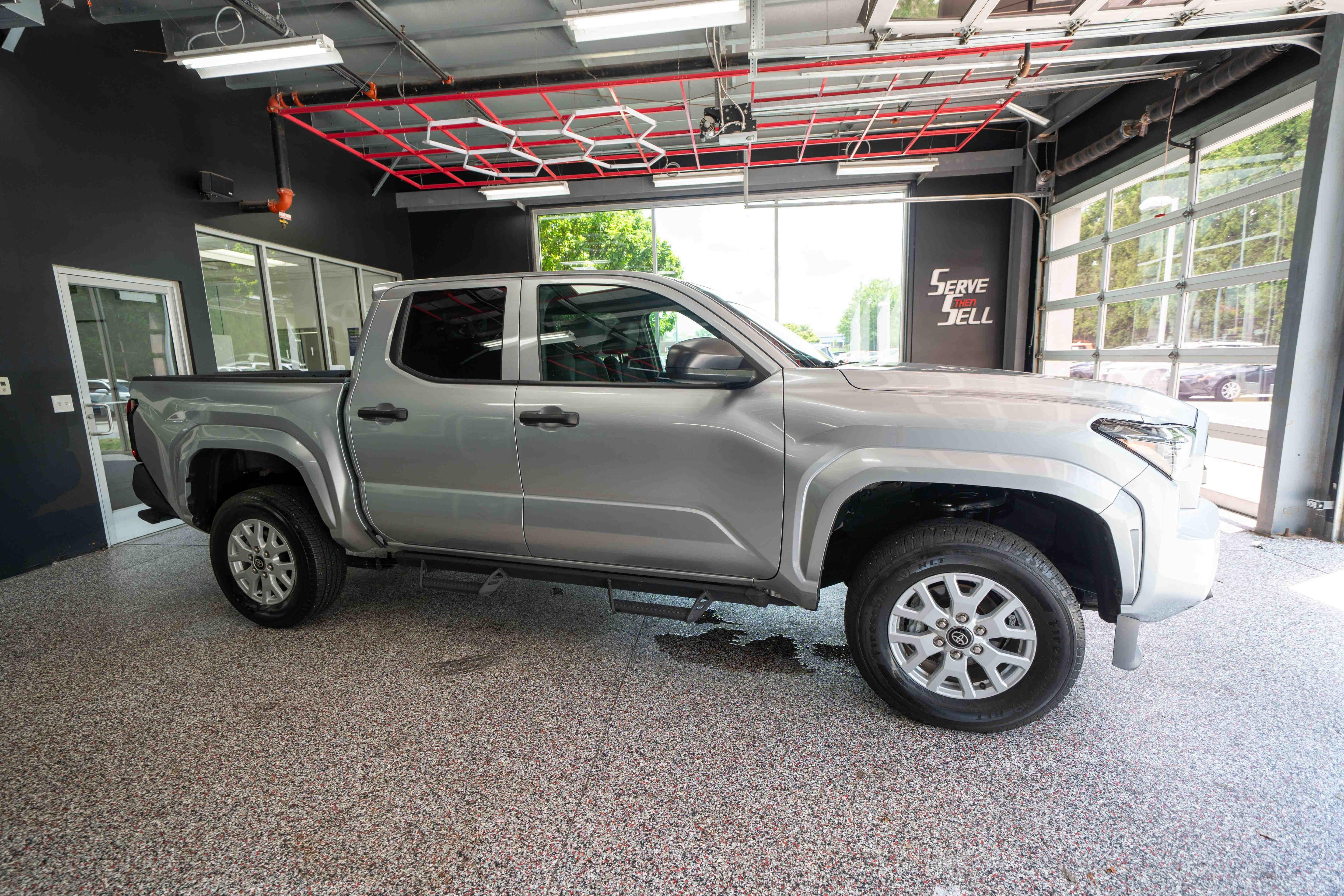 Used 2025 Toyota Tacoma SR w/ SR Upgrade Package AWD/4WD image 5