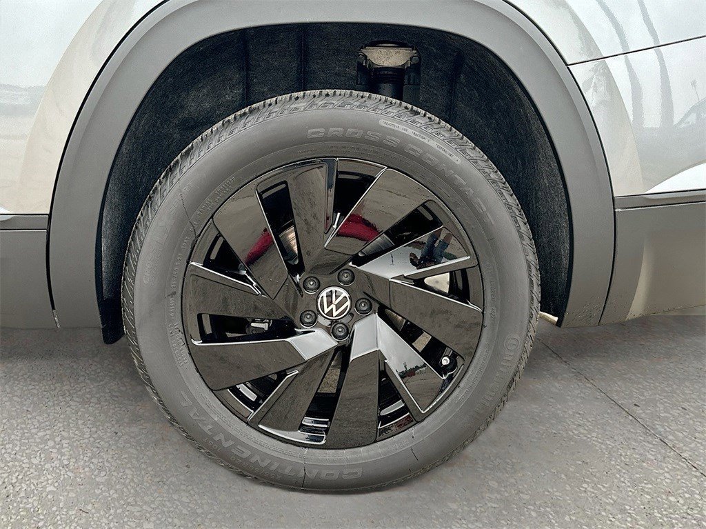 Used 2024 Volkswagen Atlas SE image 34