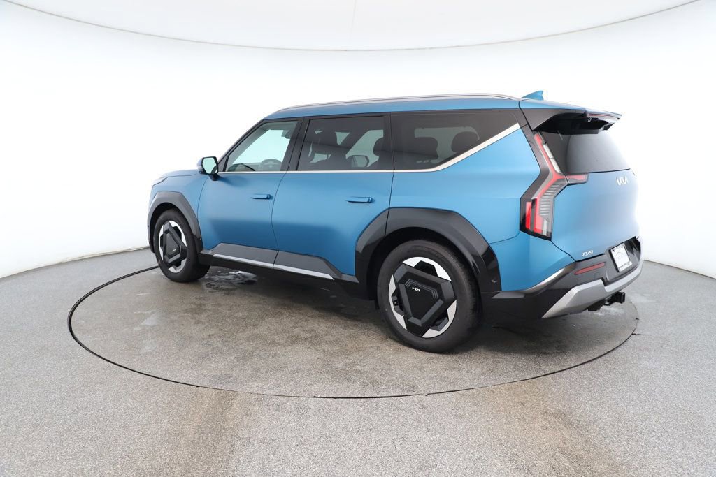 Used 2024 Kia EV9 Land image 3
