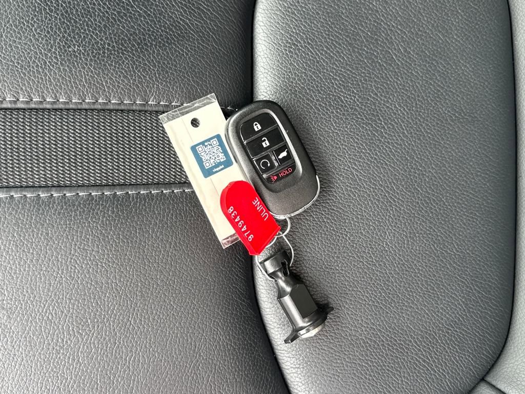 Used 2025 Honda Pilot Touring image 29