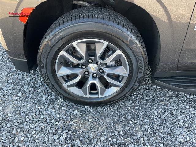 Used 2021 Chevrolet Suburban LT w/ LT Signature Package image 17