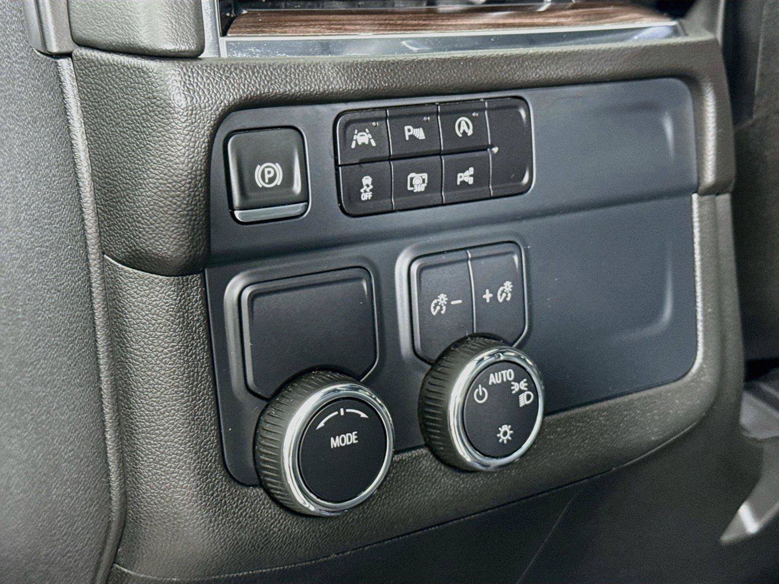 Used 2025 Chevrolet Tahoe LT RWD image 16