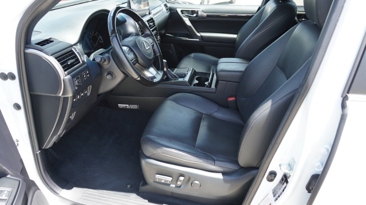 Certified 2022 Lexus GX 460 Luxury w/ Accessory Package AWD/4WD image 13