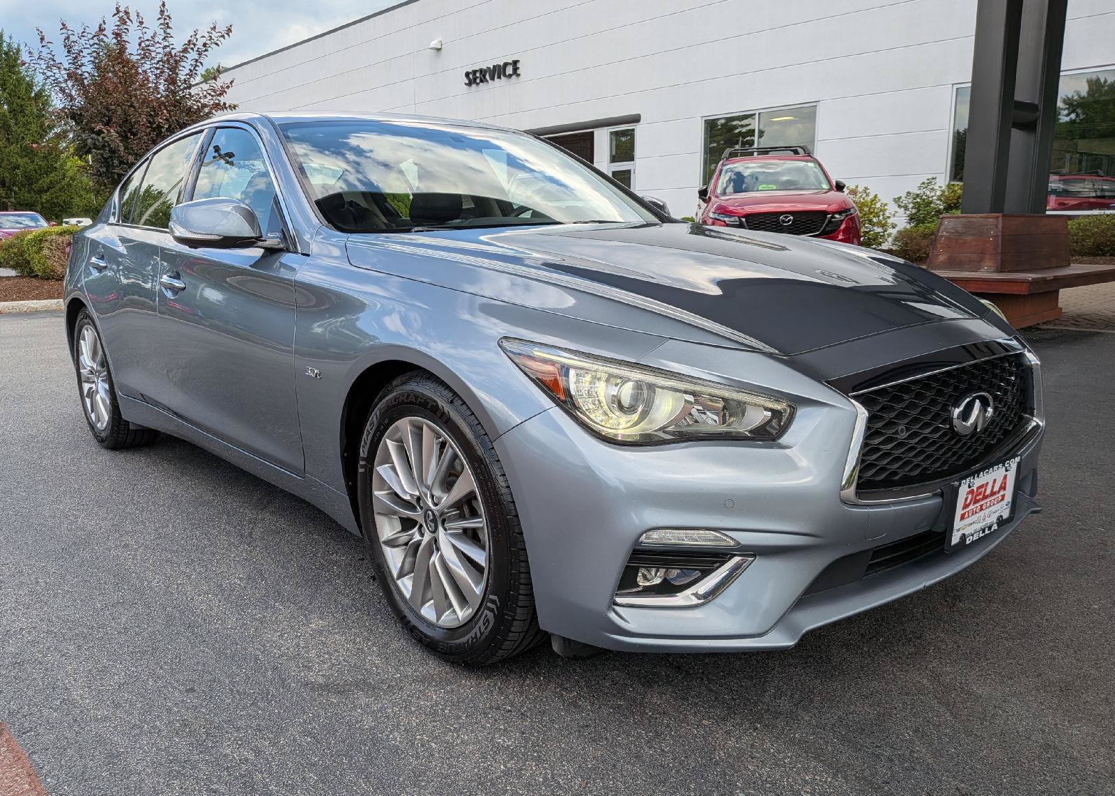 Used 2018 INFINITI Q50 Luxe w/ Sensory Package (Luxe) AWD/4WD image 3