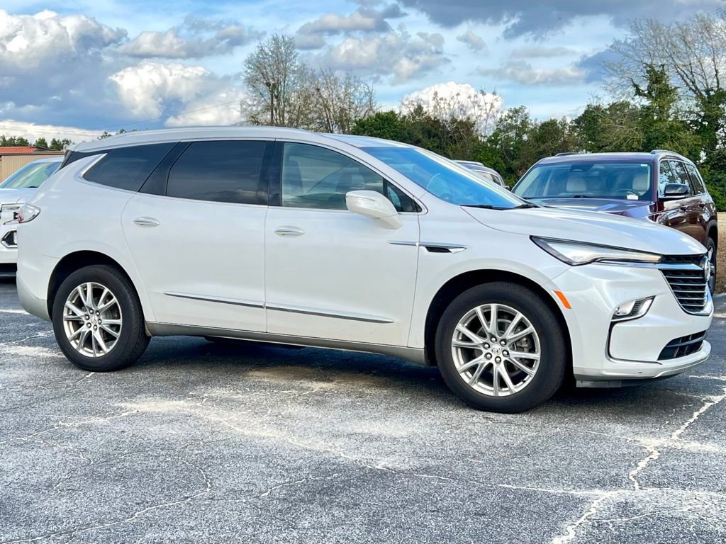 Used 2023 Buick Enclave Essence w/ Experience Buick Package image 21