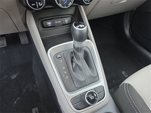 Used 2023 Hyundai Venue SEL image 20