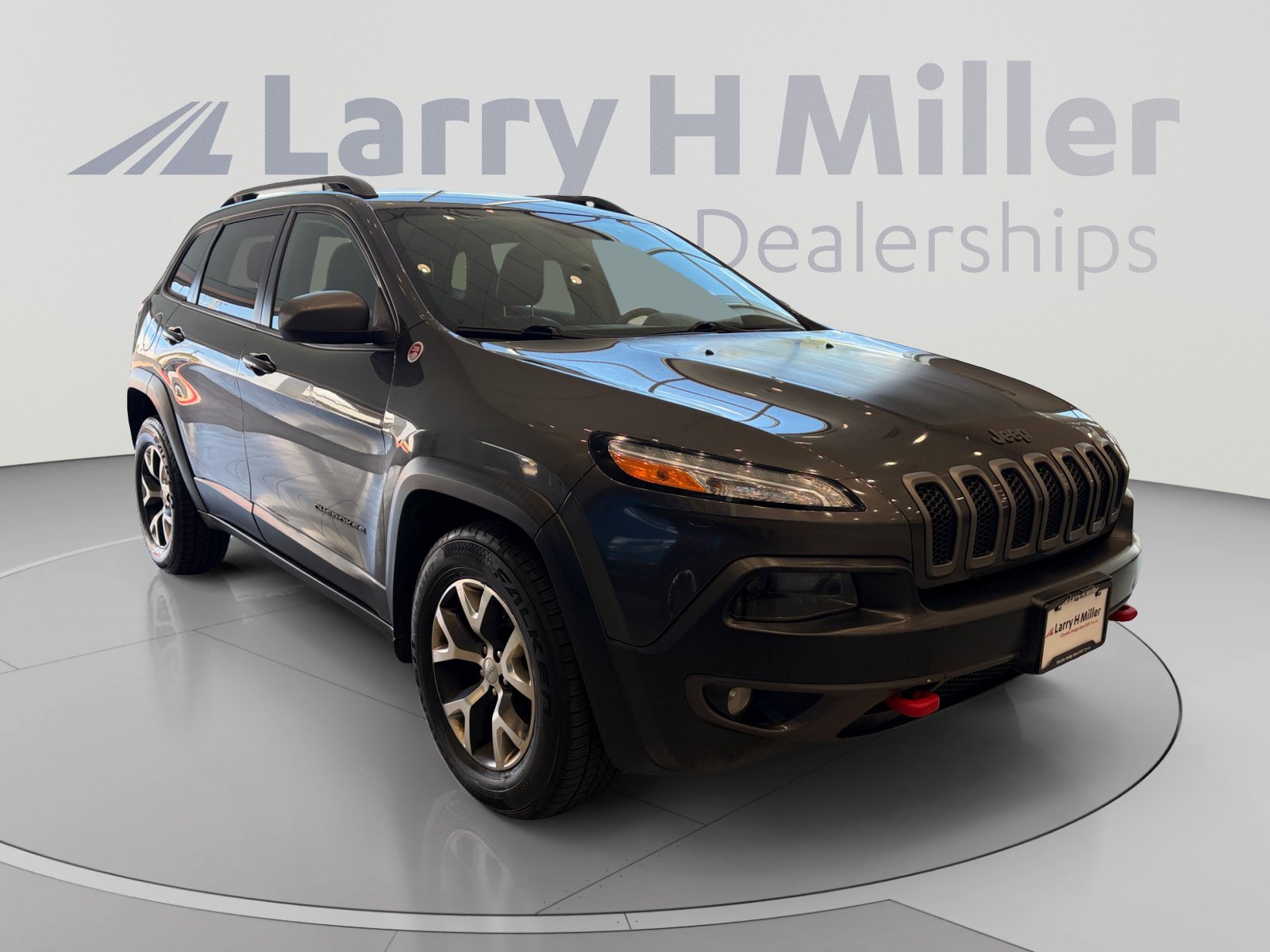 Used 2016 Jeep Cherokee Trailhawk w/ Cold Weather Group AWD/4WD image 7