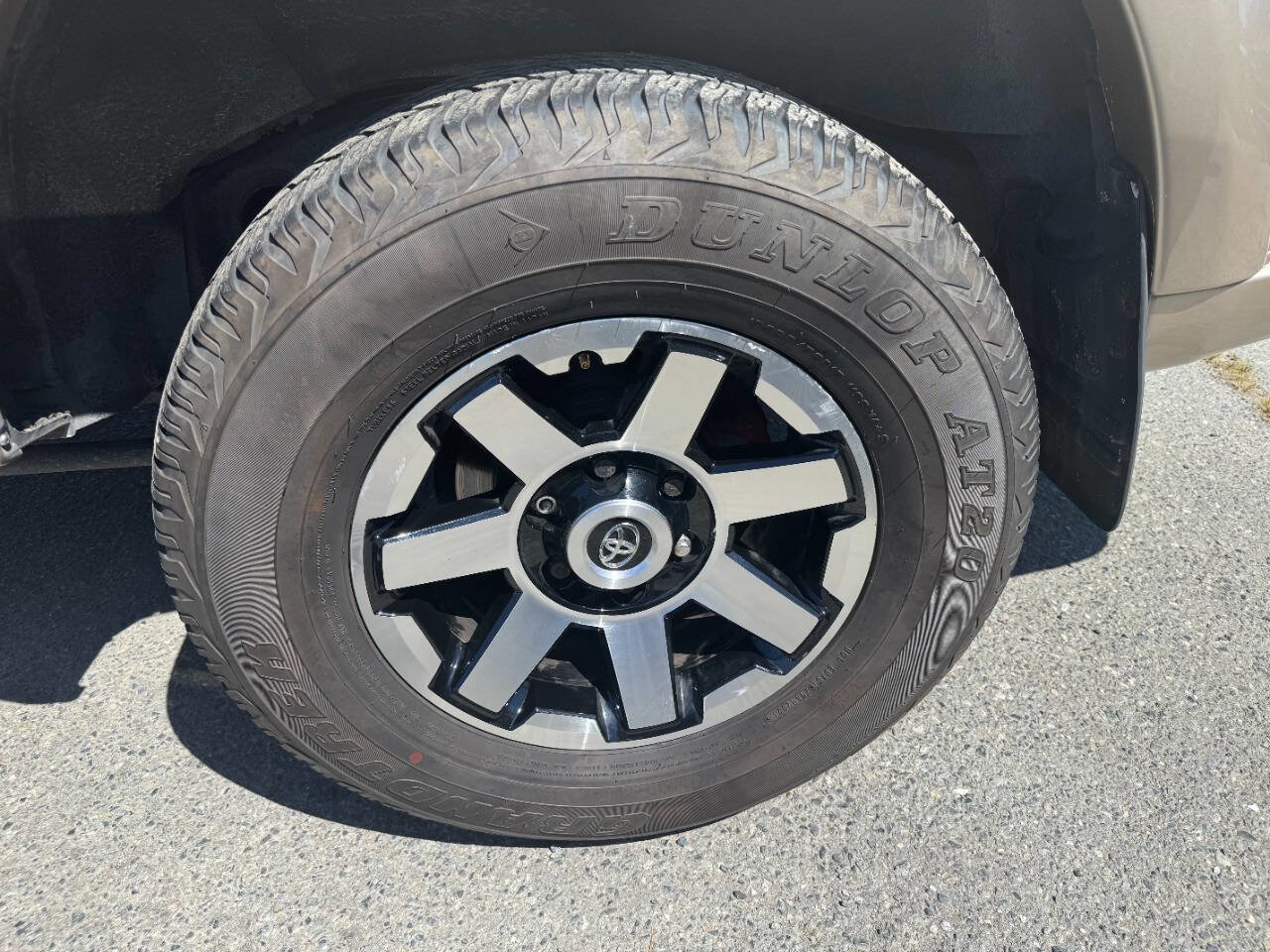 Used 2007 Toyota Sequoia SR5 image 7