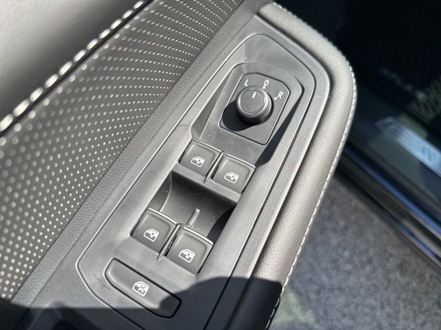 New 2026 Volkswagen Atlas Cross Sport SE image 14