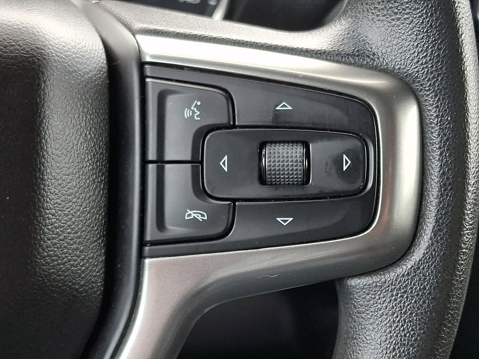 Used 2019 Chevrolet Silverado 1500 RST image 21