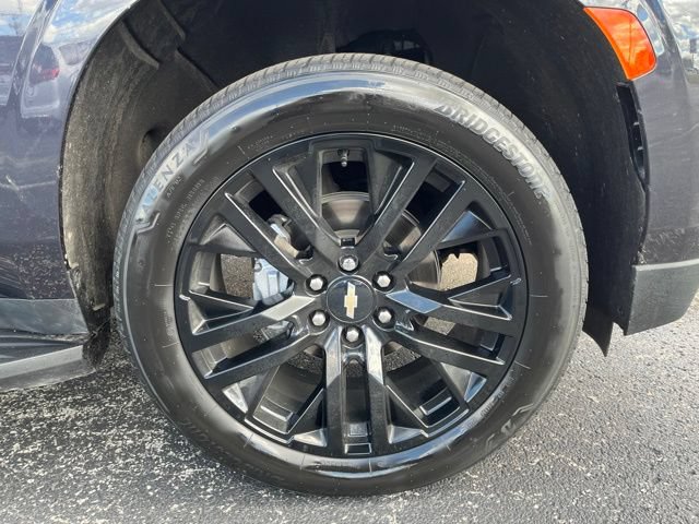 Used 2023 Chevrolet Suburban RST w/ Sport Performance Package AWD/4WD image 18