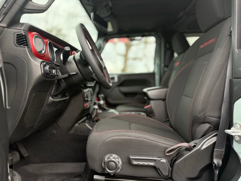 Used 2023 Jeep Wrangler Rubicon w/ Cold Weather Group image 11