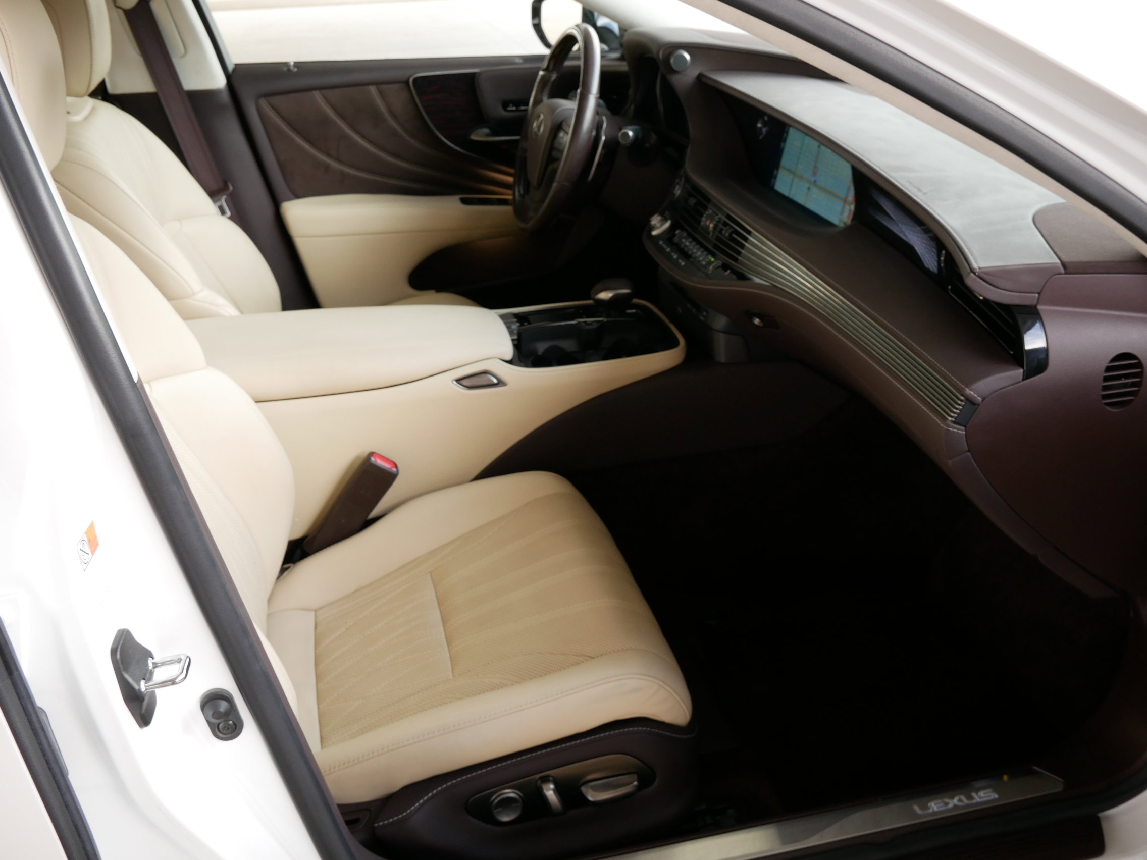 Used 2019 Lexus LS 500 AWD image 10