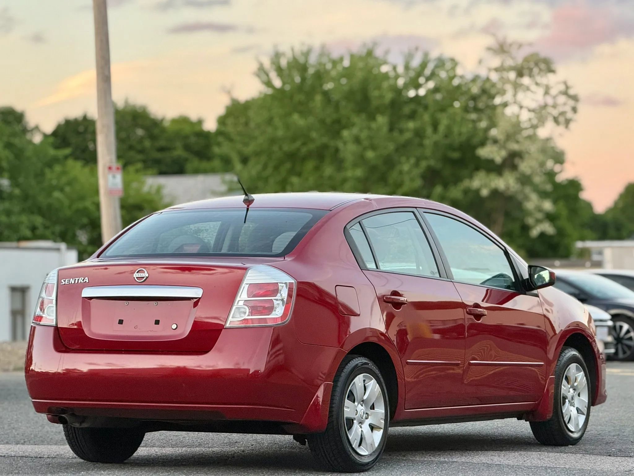 Used 2010 Nissan Sentra 2.0 FWD image 2