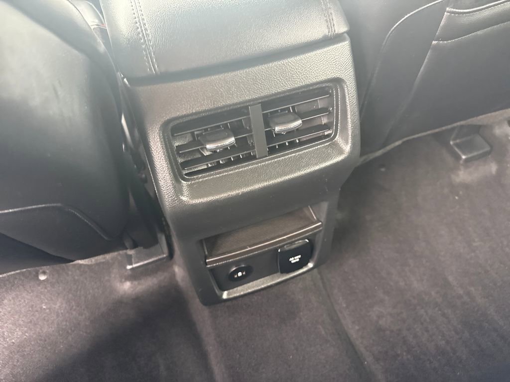 Used 2024 Ford Edge SEL w/ Convenience Package image 18