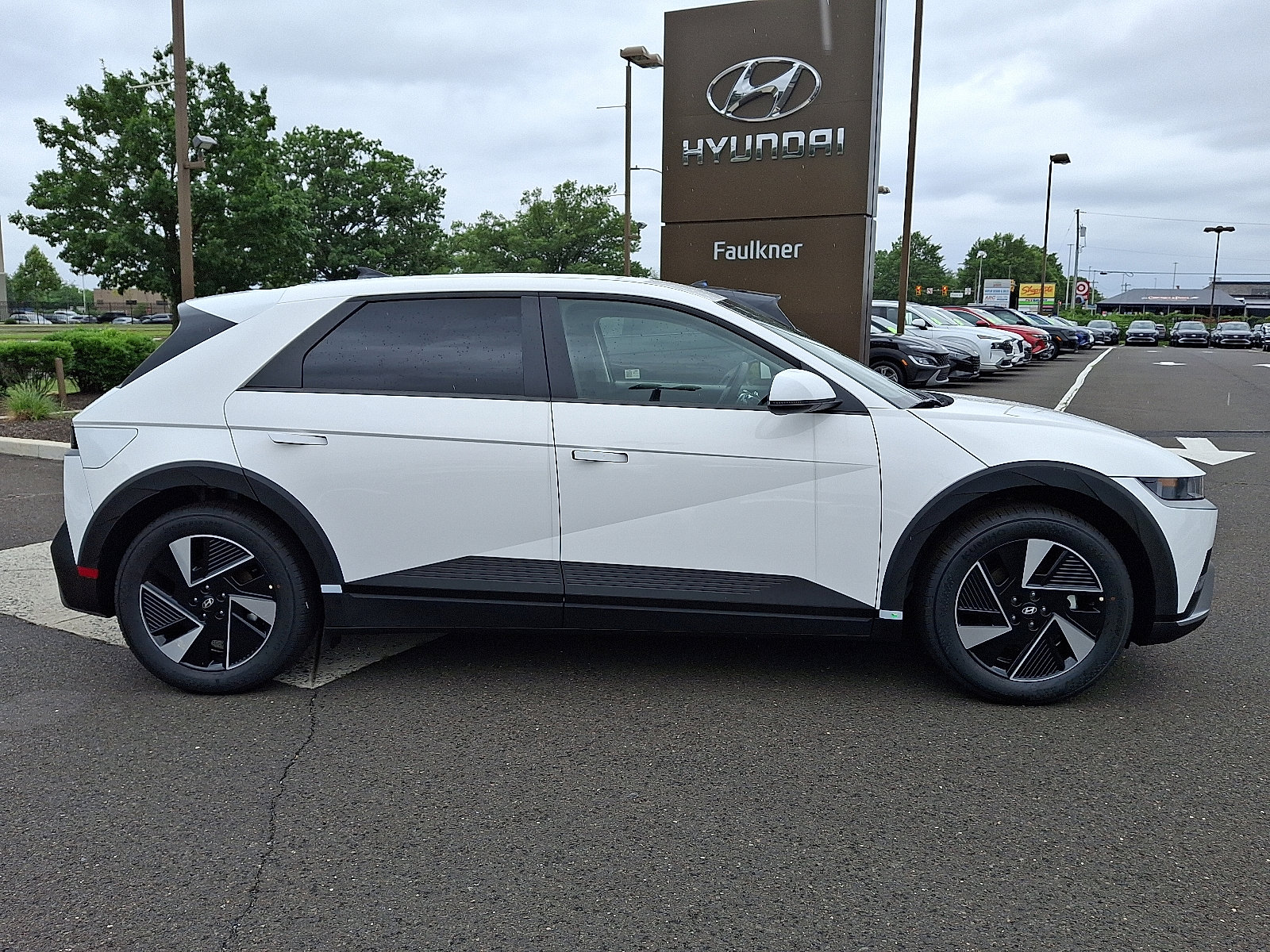 New 2025 Hyundai Ioniq 5 SE image 7