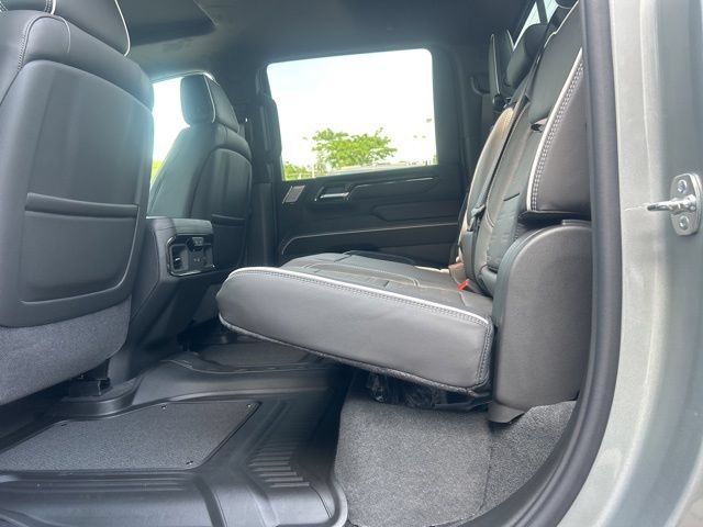 New 2026 GMC Sierra 2500 AT4X w/ LPO, Black Badging Package AWD/4WD image 13