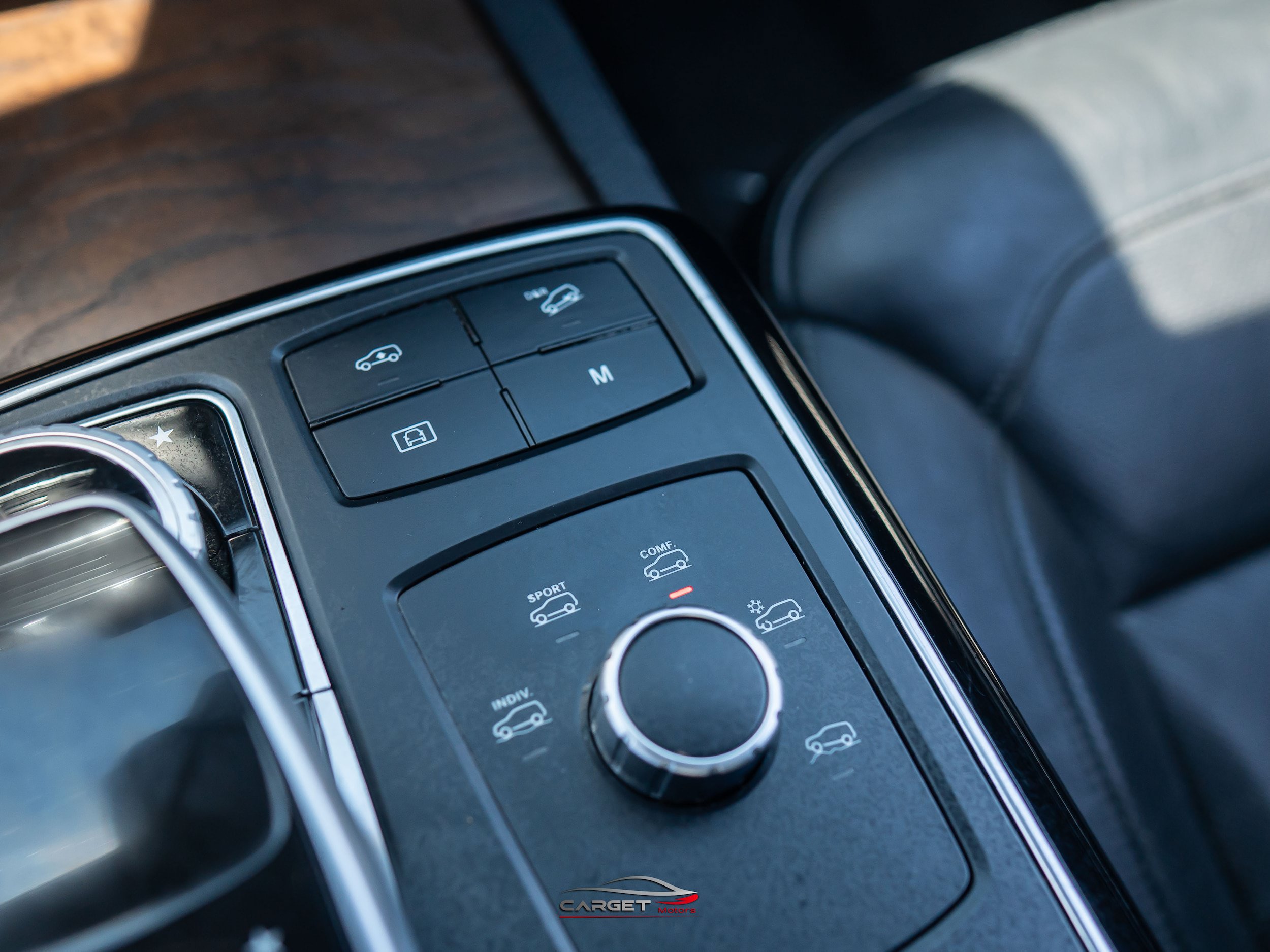 Used 2018 Mercedes-Benz GLS 550 4MATIC w/ Driver Assistance Package image 32