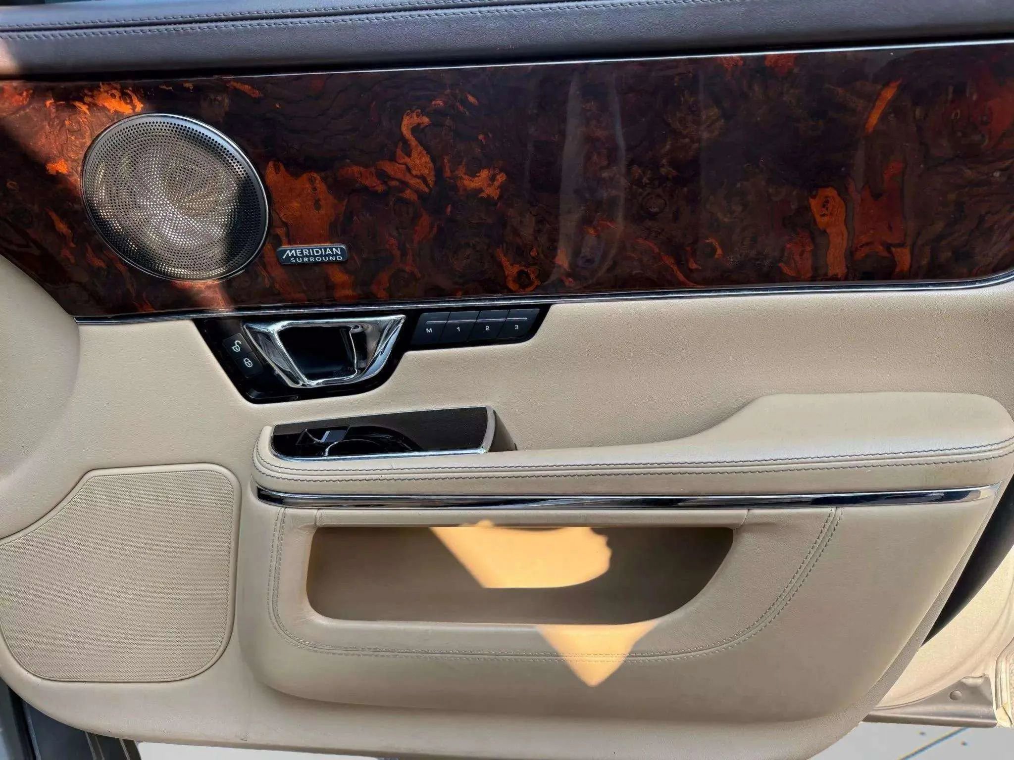 Used 2016 Jaguar XJ L Portfolio image 9