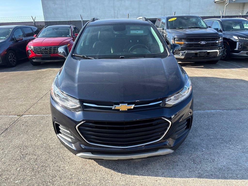 Used 2021 Chevrolet Trax LT w/ Driver Confidence Package FWD image 2