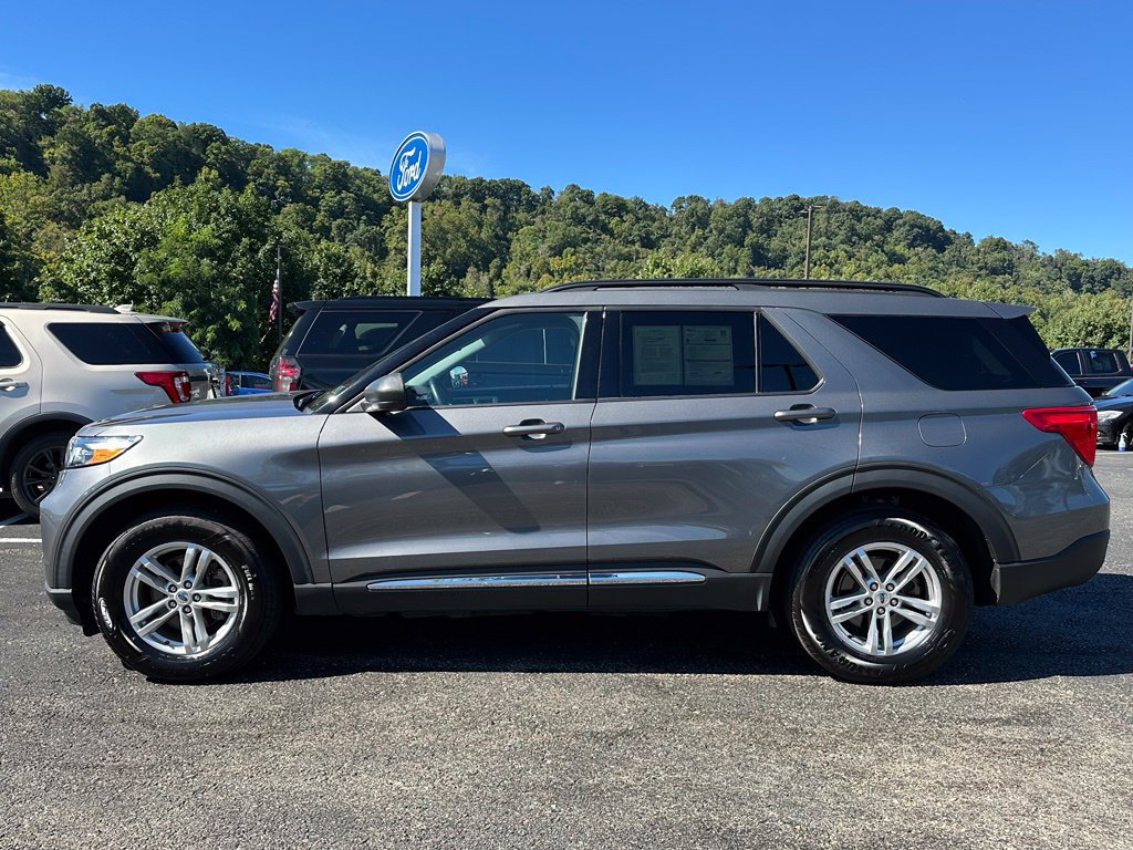 Certified 2023 Ford Explorer XLT w/ Equipment Group 202A AWD/4WD image 2