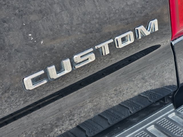 Used 2022 Chevrolet Silverado 2500 Custom w/ Custom Value Package AWD/4WD image 12