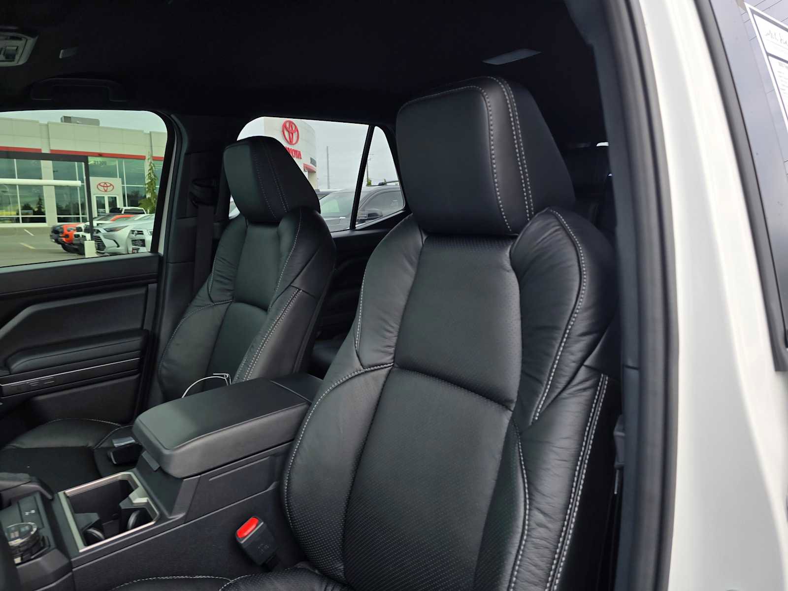 Certified 2025 Toyota 4Runner TRD Off-Road image 24