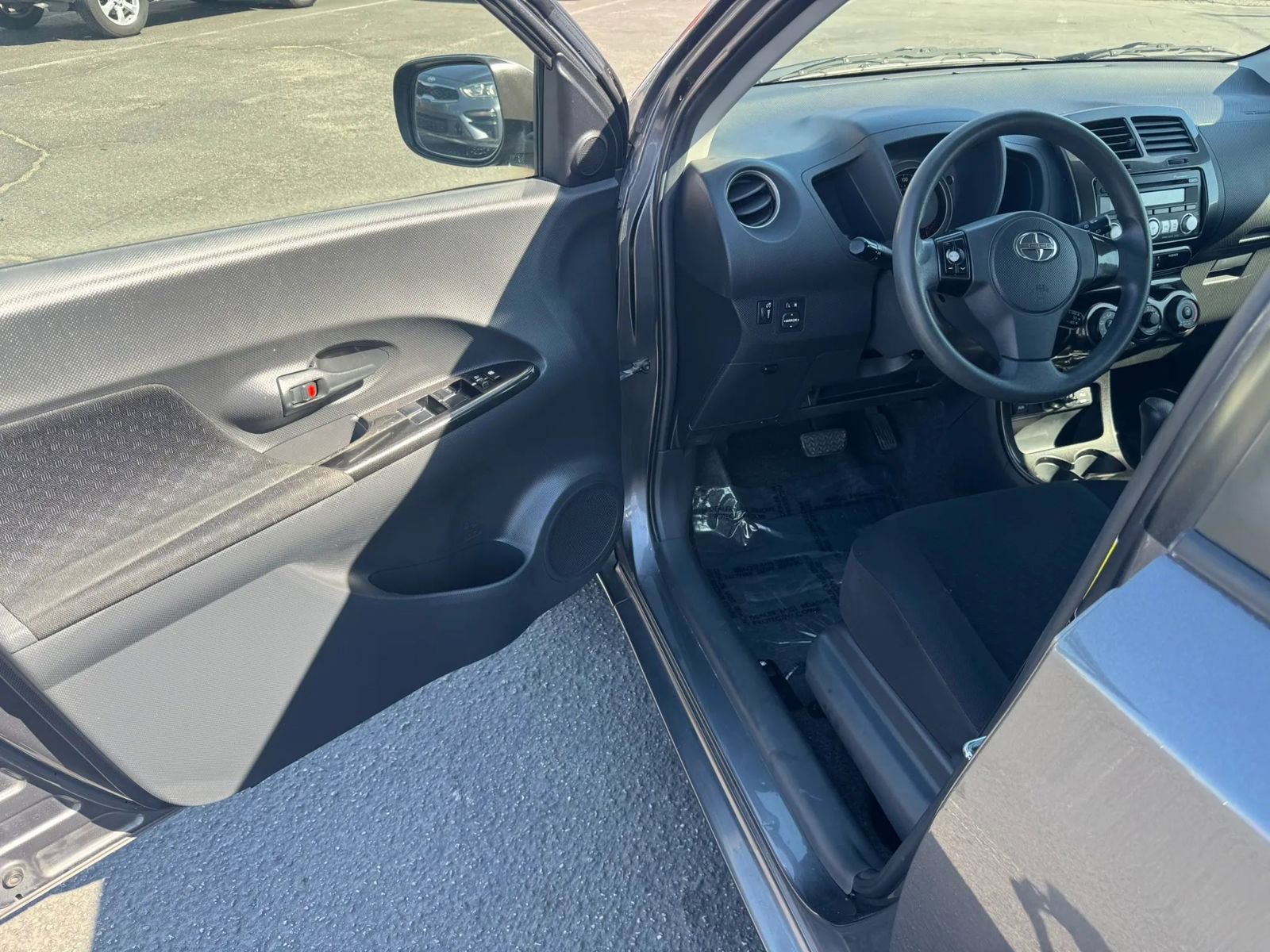 Used 2009 Scion xD FWD image 17