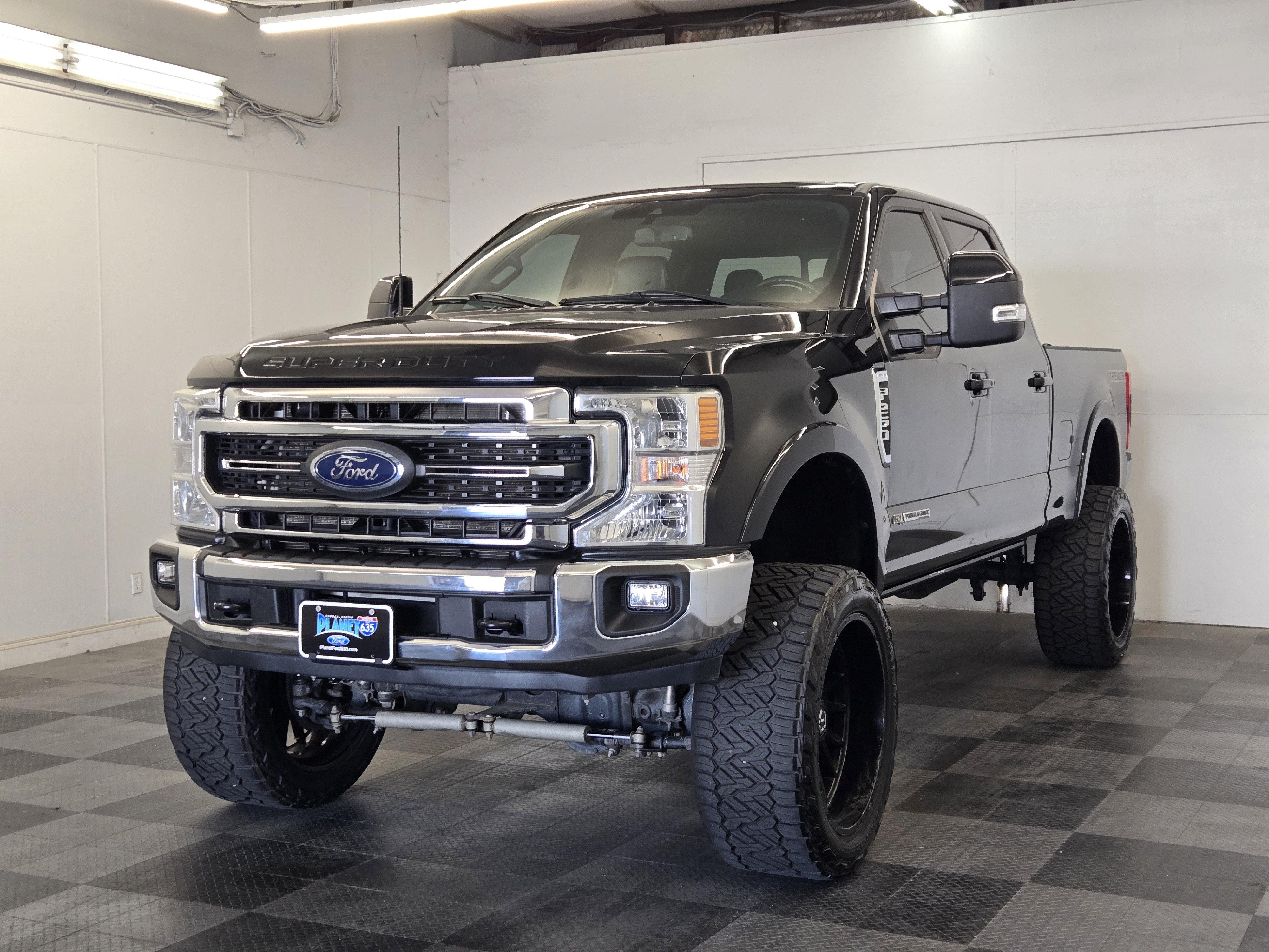 Used 2022 Ford F250 Lariat w/ Tremor Off-Road Package AWD/4WD image 4
