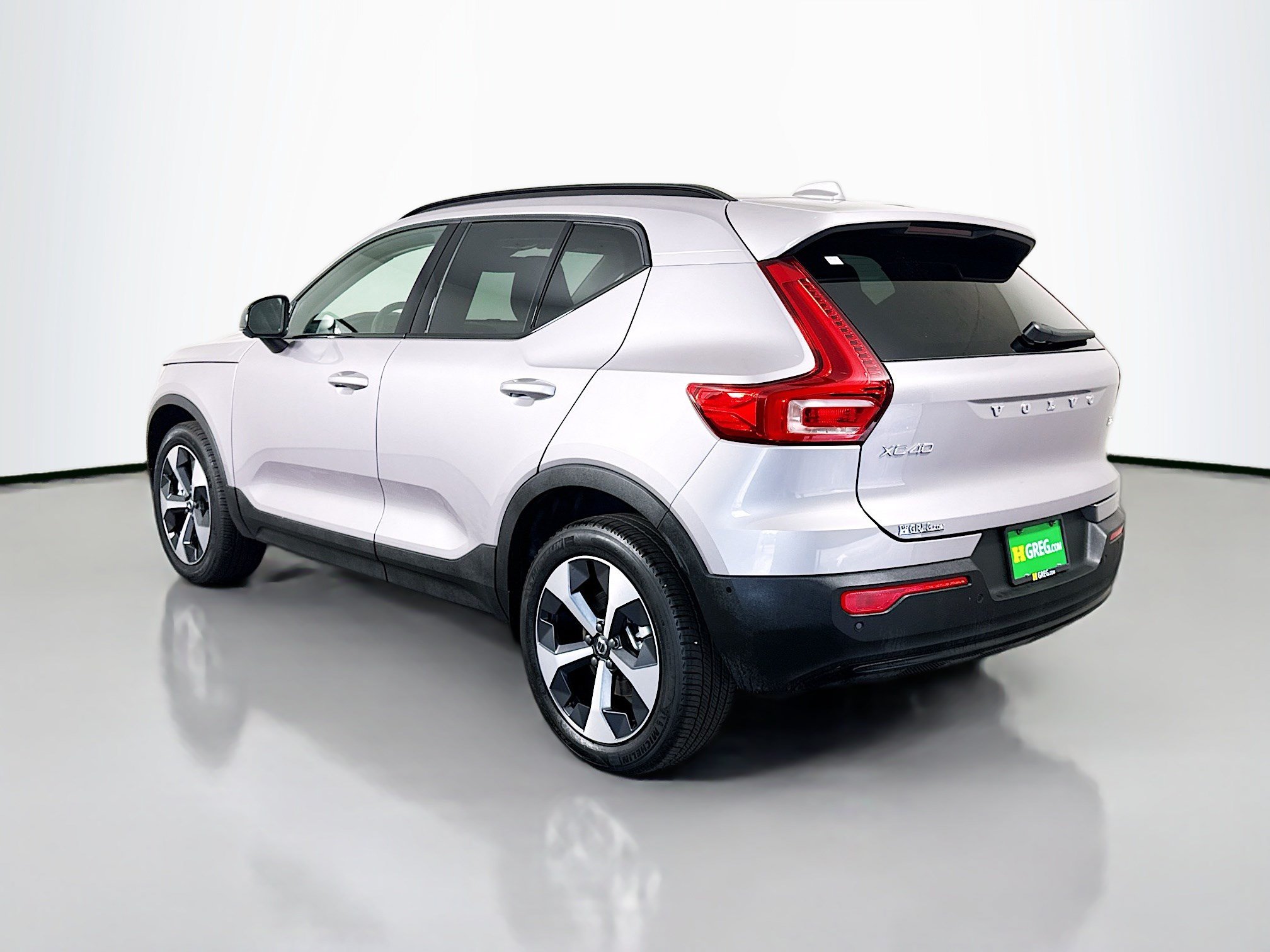 Used 2026 Volvo XC40 B5 Plus AWD/4WD image 7
