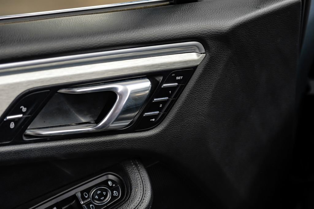 Used 2017 Porsche Macan S image 52