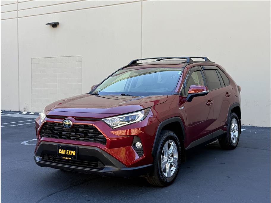Used 2020 Toyota RAV4 XLE w/ Convenience Package AWD/4WD image 1