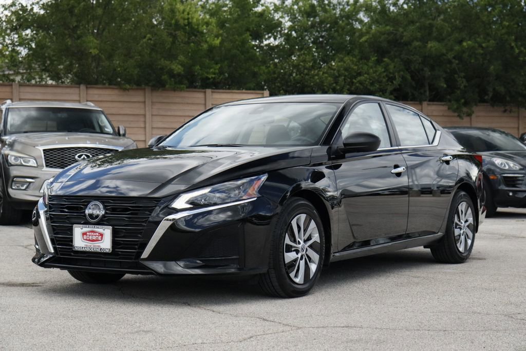 Used 2025 Nissan Altima 2.5 S FWD image 7