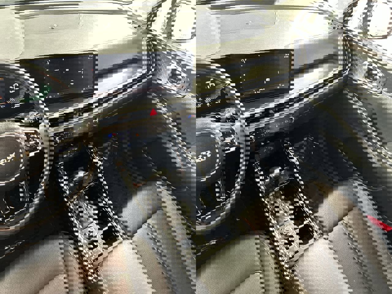 Used 2024 Kia Sorento S image 22