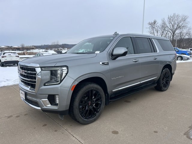 Used 2023 GMC Yukon XL SLT image 7