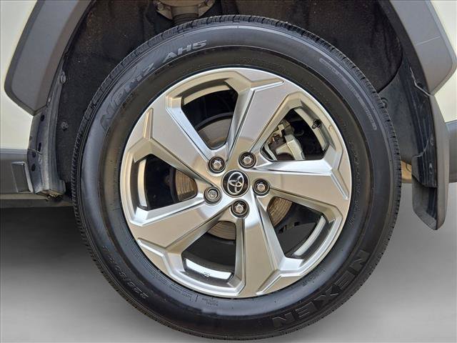 Used 2020 Toyota RAV4 Limited AWD/4WD image 24