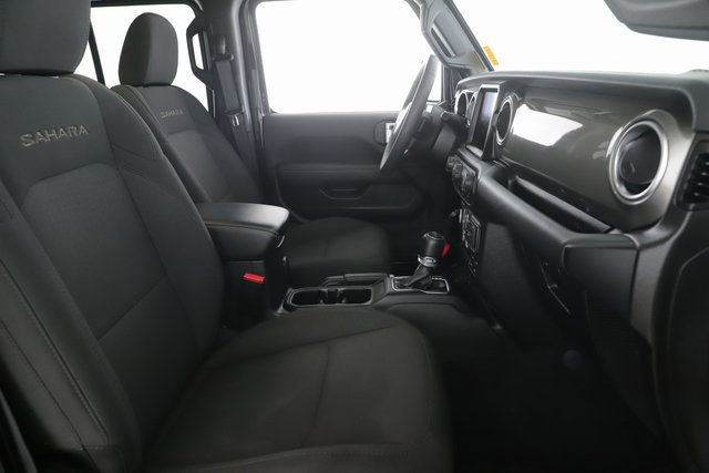 Used 2023 Jeep Wrangler Sahara image 29