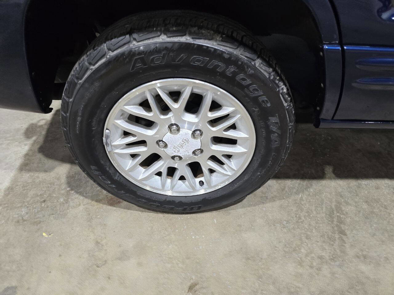 Used 2002 Jeep Grand Cherokee Limited image 21