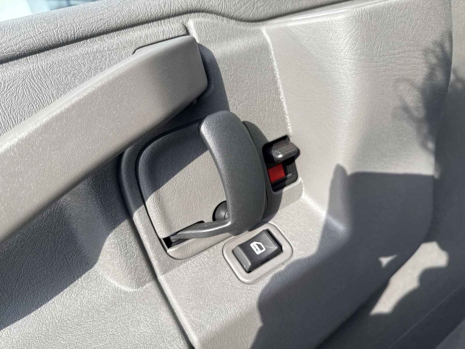 Used 2025 Chevrolet Express 2500 Extended w/ Communications Package image 13