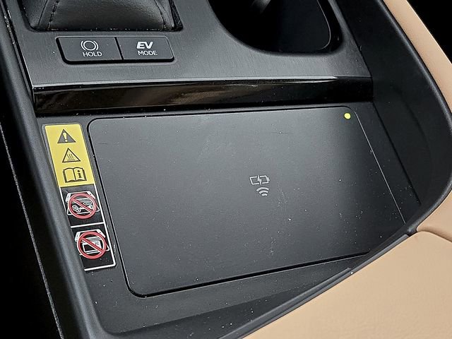 Used 2025 Lexus ES 300h w/ Premium Package FWD image 30