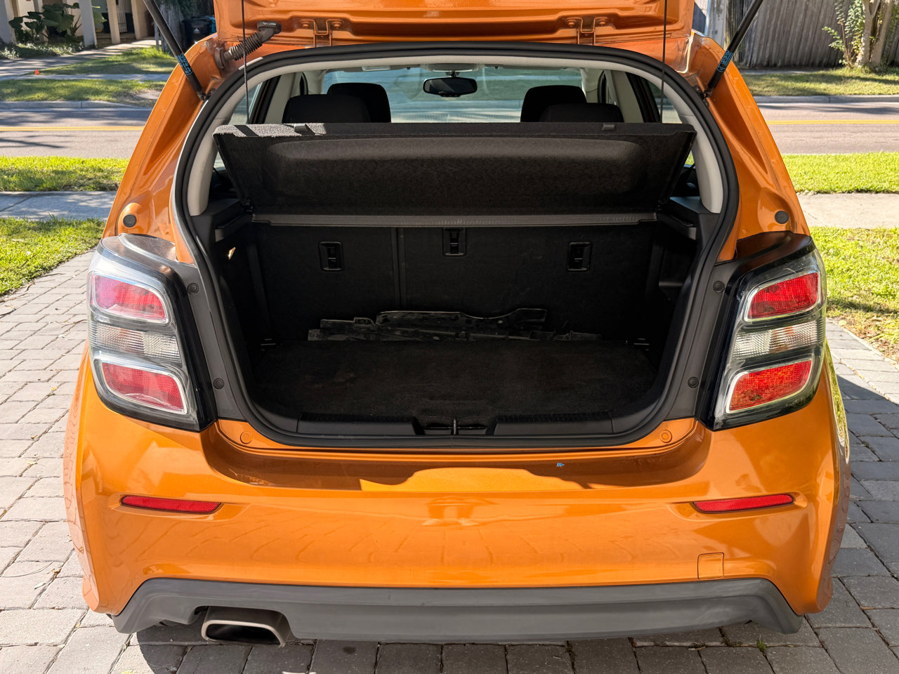 Used 2017 Chevrolet Sonic LT w/ Convenience Package image 9