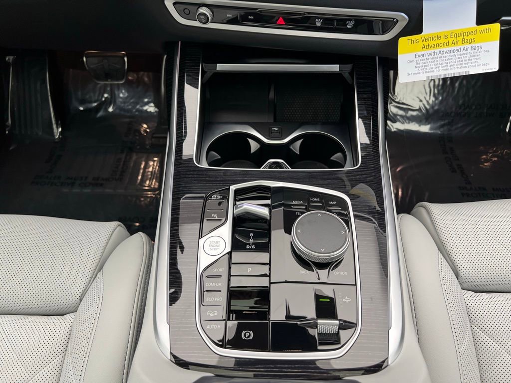 New 2026 BMW X7 xDrive40i w/ M Sport Package image 13